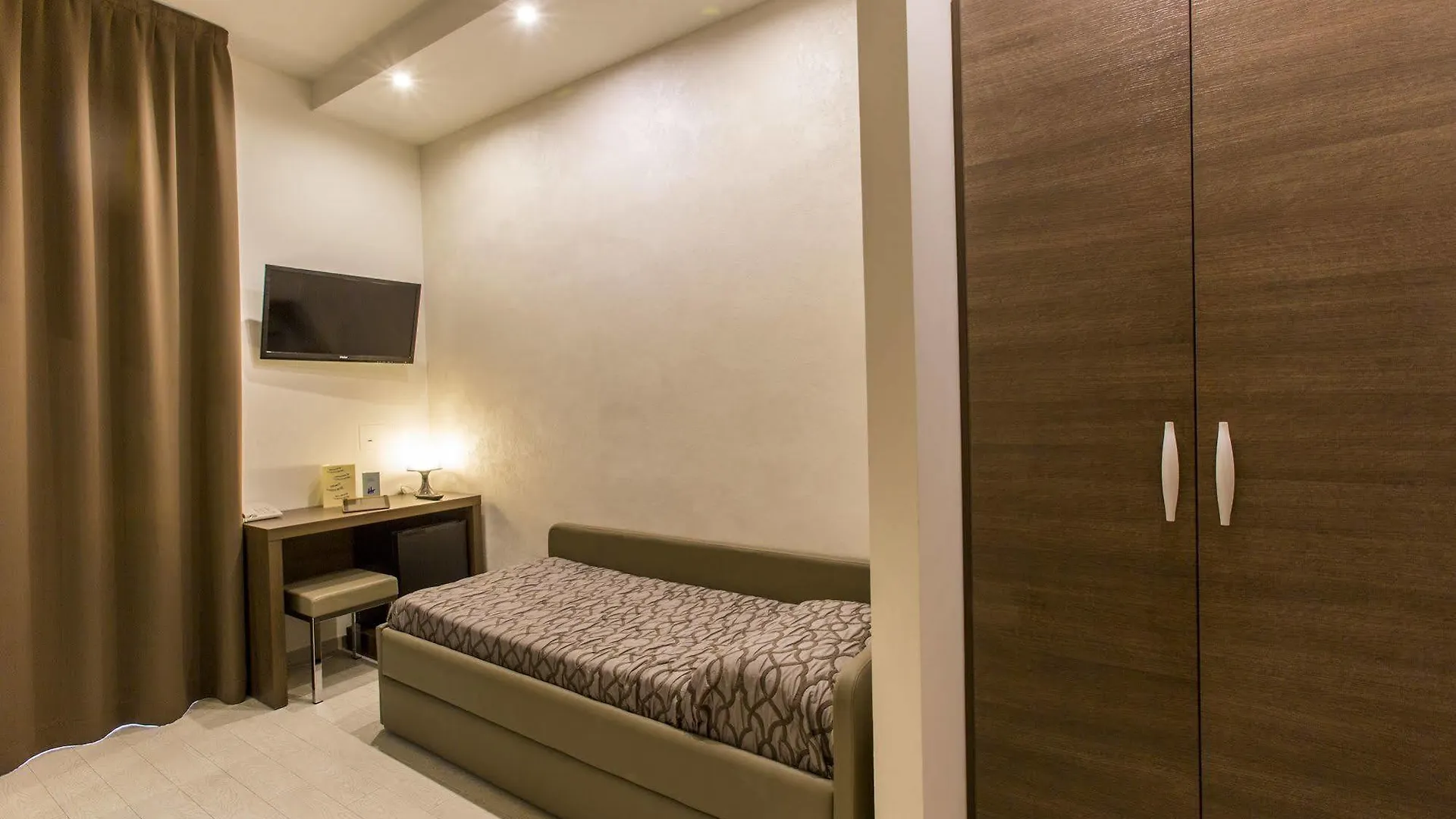 Hotel Touring Lido di Jesolo 3*,  İtalya